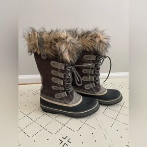 Sorel Joan of arctic faux fur cuff‎ winter waterproof boots size 6